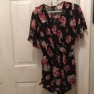Rue21, Sz M, Navy w/flower pattern romper